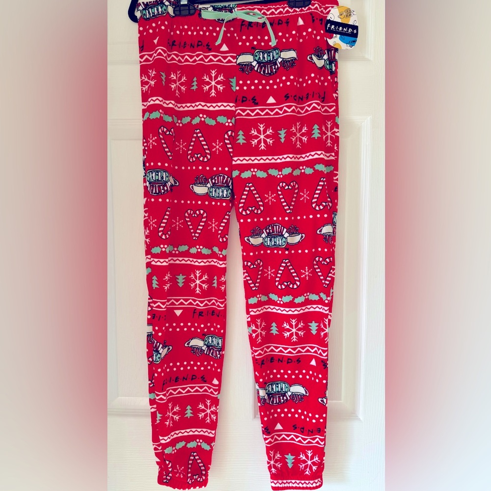 NWT Friends Central Perk Cozy Christmas Pajama Pants Women’s Size Small